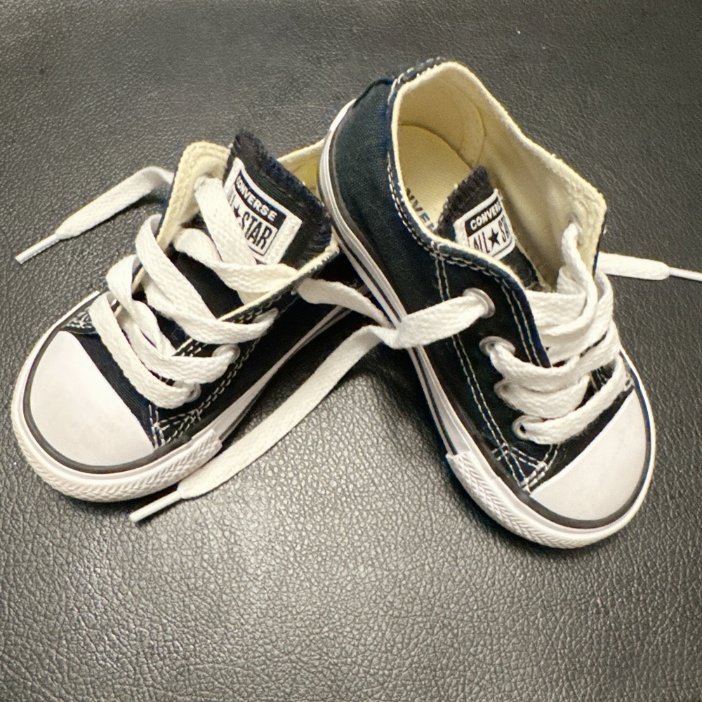 Converse toddlers size 5